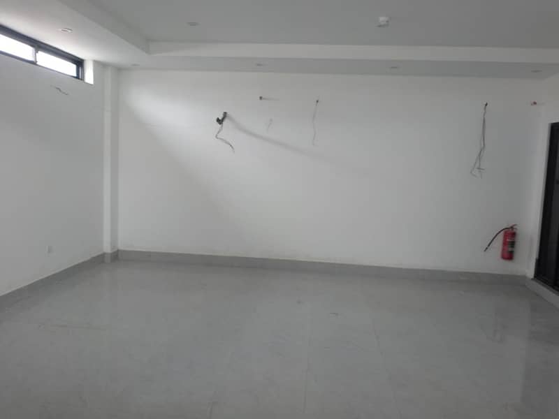 Brand new 8 Marla building with lift for rent phase 8: 5