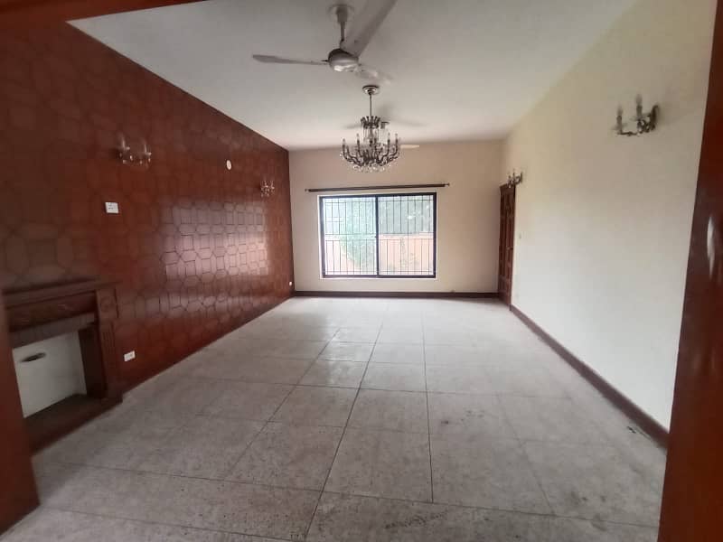 Prime Location 1KANAL LOWER PORTION Available For Rant In DHA Phase 2 Block T 16