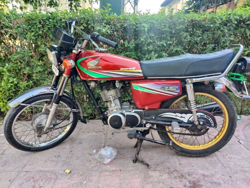 Honda 125 Red colar 1