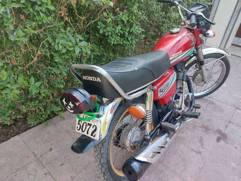 Honda 125 Red colar 6