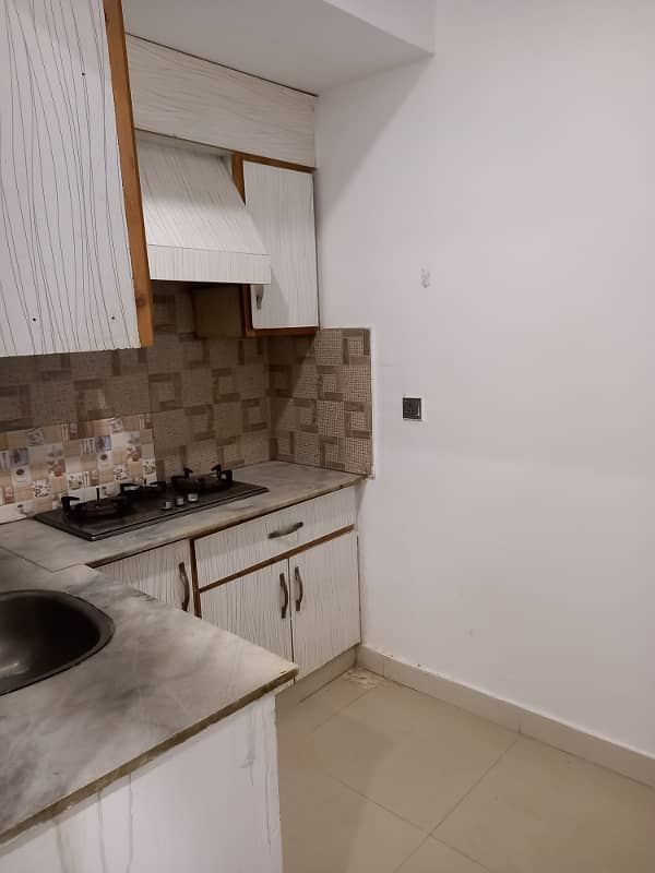 3 Bedroom Unfurnished Apartment Available For Rent In E/11/4 3