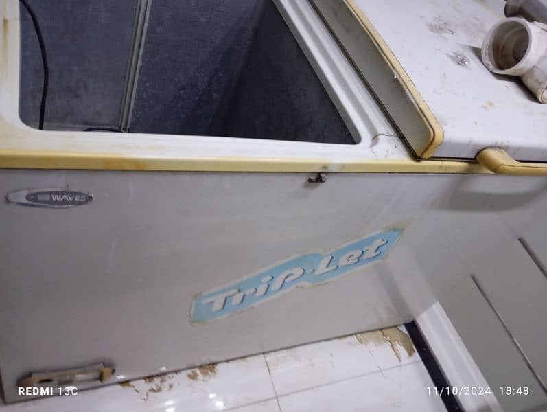 waves double door deep freezer 1