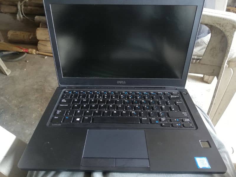 Dell Latitude 5280 Core i3 RAM 8 , Hard SSD 128 7