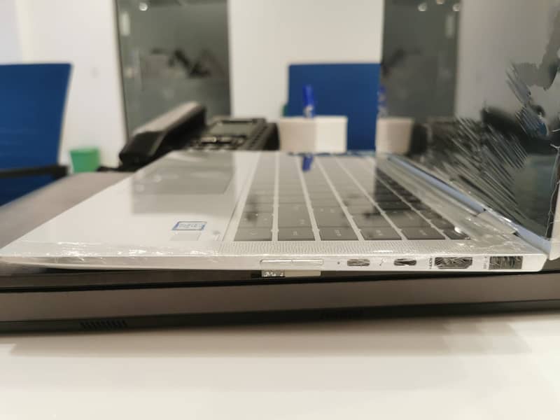 HP Elitebook 1040 G6 Core i7 8th Generation x360 Touch like specture 10