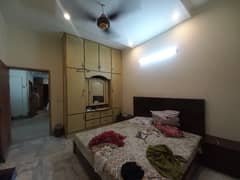 10 Marla Uper Portion (Video Available)Location Signal Karim Block, Sikandar Block Allama Iqbal Town Lahore