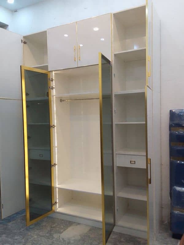 High glaze uv wardrobe with glass profile door 1