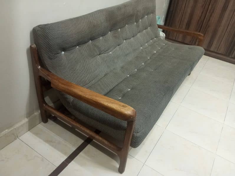 3 seater sofa 0