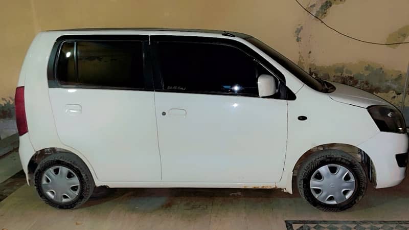 Suzuki Wagon R 2017 1