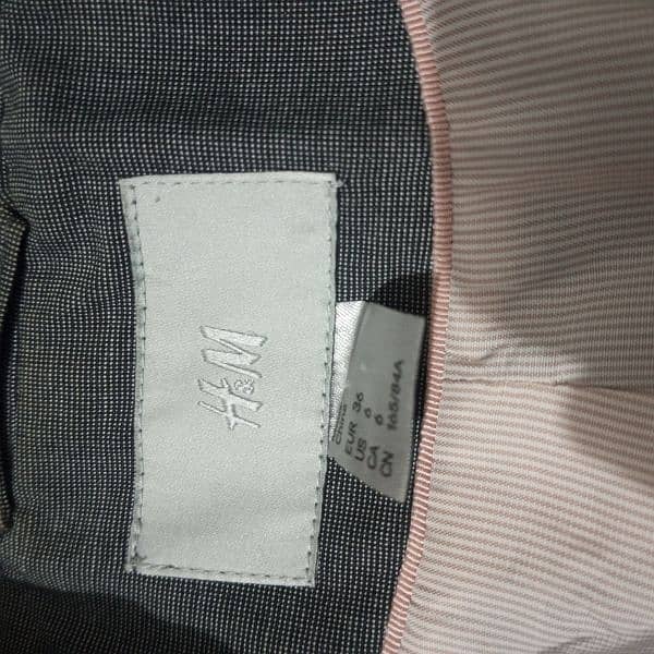 H&M Popular brand jacket or women blazer  in grey colour 3