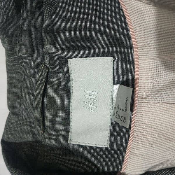 H&M Popular brand jacket or women blazer  in grey colour 4