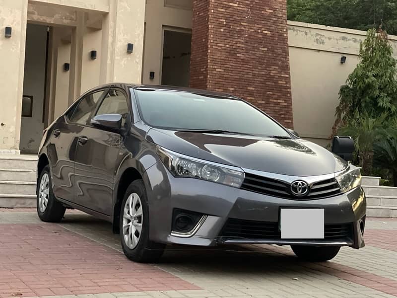 TOYOTA COROLLA GLI 2016 NEW KEY LAHORE REGISTERED 1