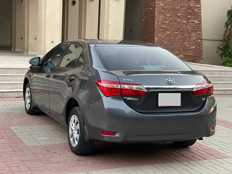 TOYOTA COROLLA GLI 2016 NEW KEY LAHORE REGISTERED 4