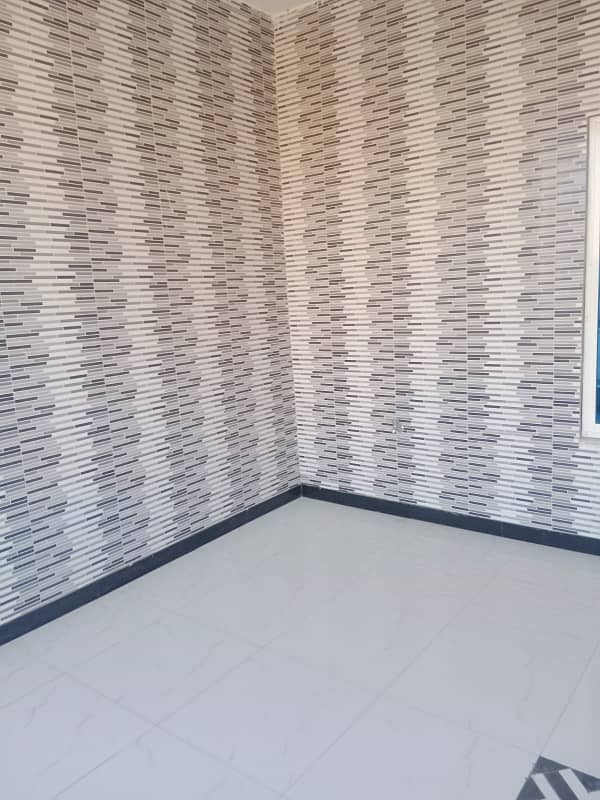 2 bahd upper portion available for rent 3