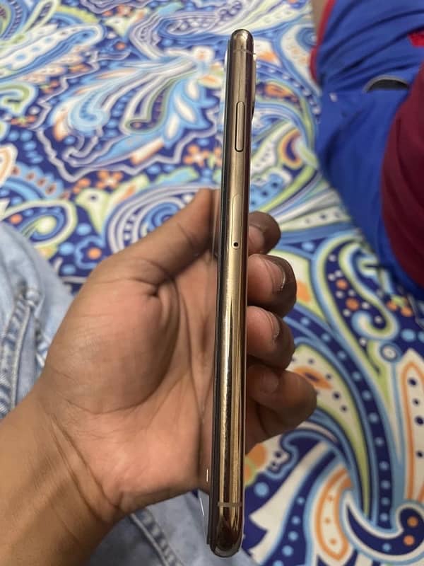 iphone Xsmax pta approved 1