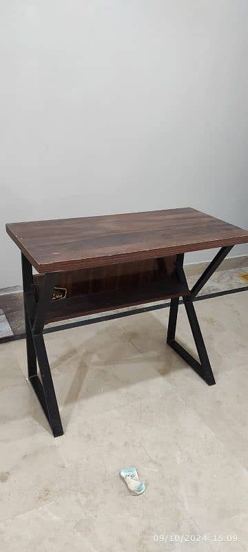 Computer Table for sale 1