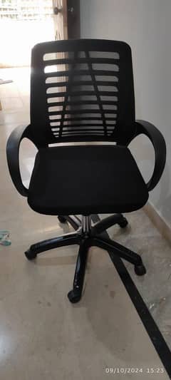 Office Rolling Chair for Sale at reasonable price