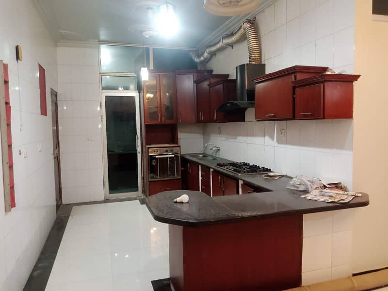 3 BED DD GROUND FLOOR PORTION FOR RENT IN GULISTAN E JAUHAR 3