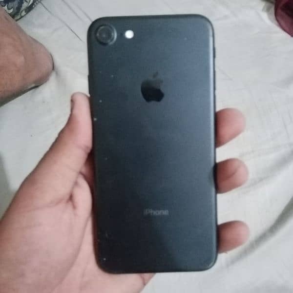 iPhone 7 nonpta 32 storage 10 by 9 condition all oky figer okay 0