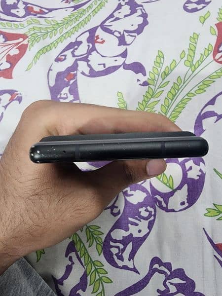 Google Pixel 6 Non PTA 8/10 Condition 4