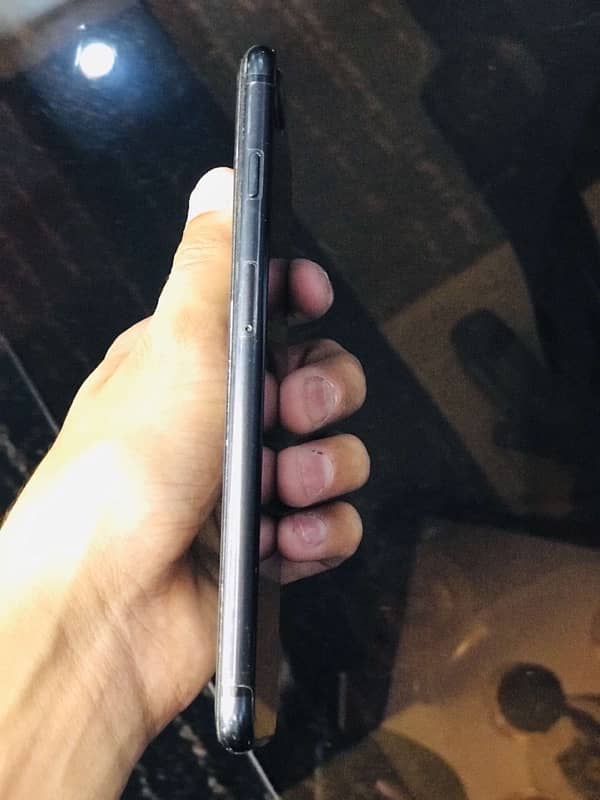 i phone 7 plus pta approved in black color 10/10 5