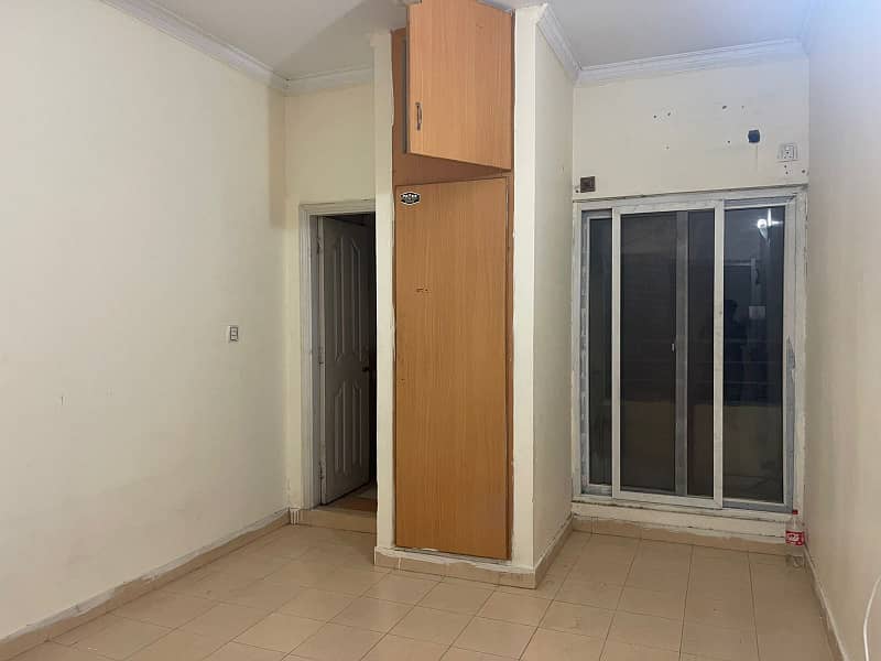 2 Bedroom Flat for Rent In G-15 Markaz Islamabad 2