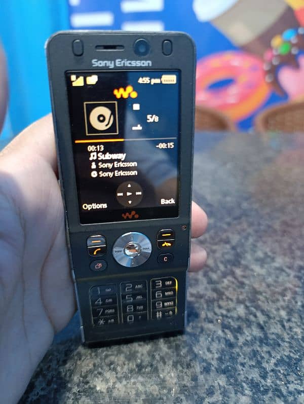 Sony Ericsson W910 1