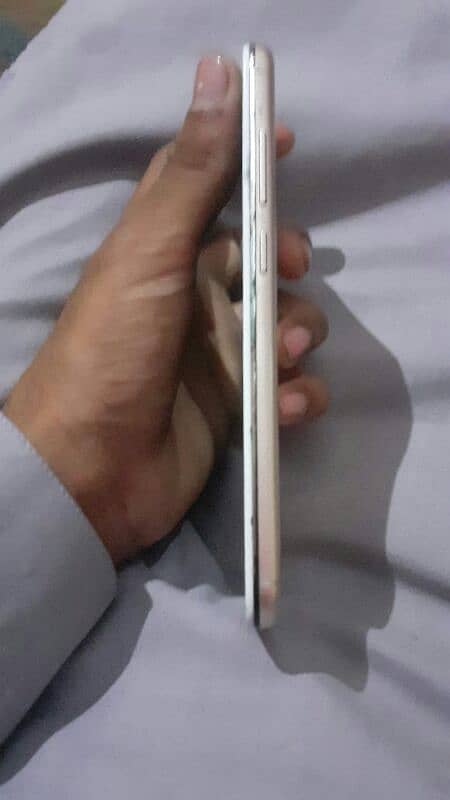 vivo y64     4Gb  pta aproved 1