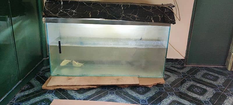 4ft aquarium glass for sale with custom roof 4×2×1.5 ft 1