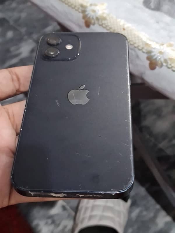 iPhone 12 black 3