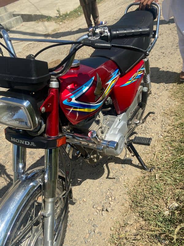 honda 125 =2018 for sale in lush condition 03058811062 whatsapp only 1