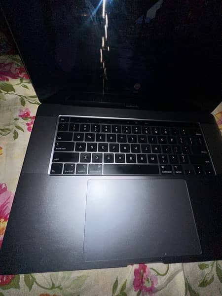 mac book pro 2019 16" 1