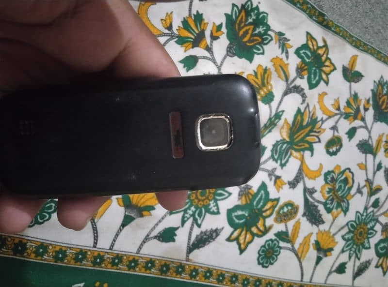 Nokia 2330 no any issue bas front speaker khrab ha 03054041894 1