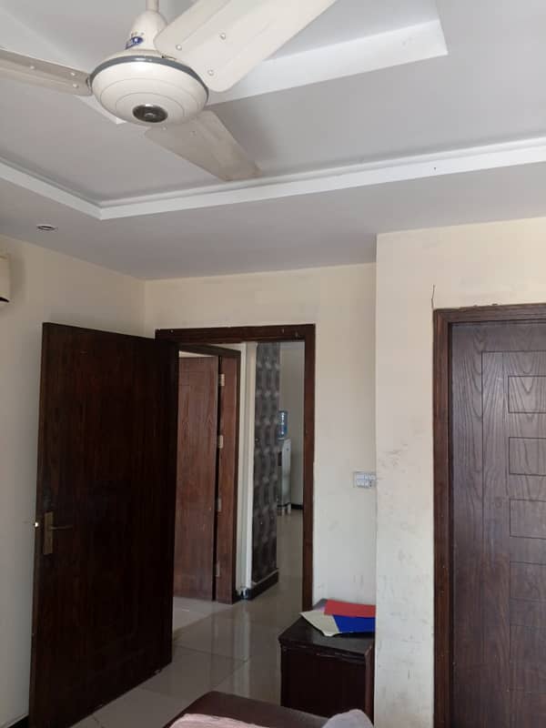 Office 3 bedroom apartments for rent in phase 4 bahria town Rawalpindi 8