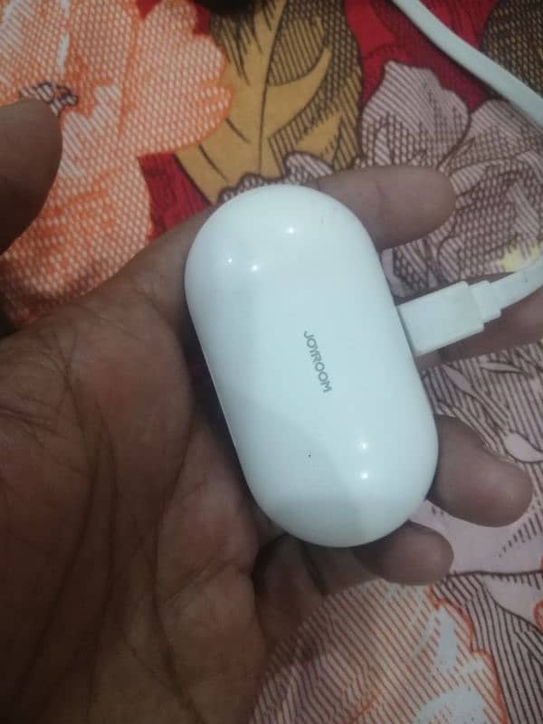 airpods j room Jr t09 1