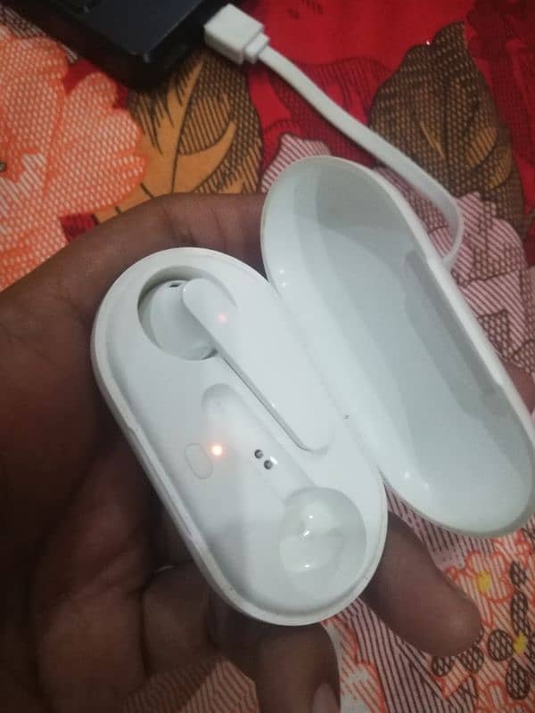 airpods j room Jr t09 5