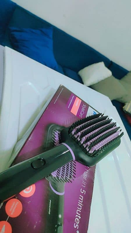 Philips heated Straightener hairs brush original UAE model. 1