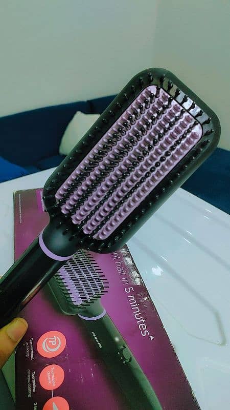 Philips heated Straightener hairs brush original UAE model. 3