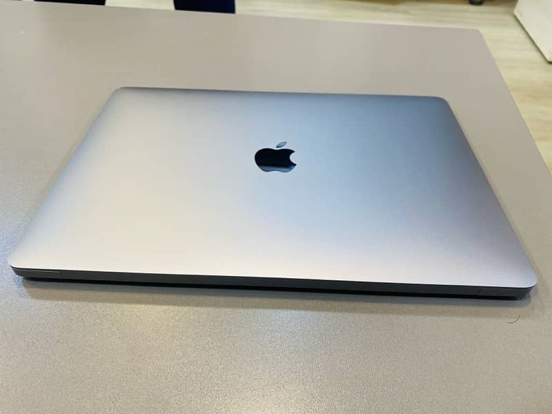 MacBook Air M1-2020 8/256 1