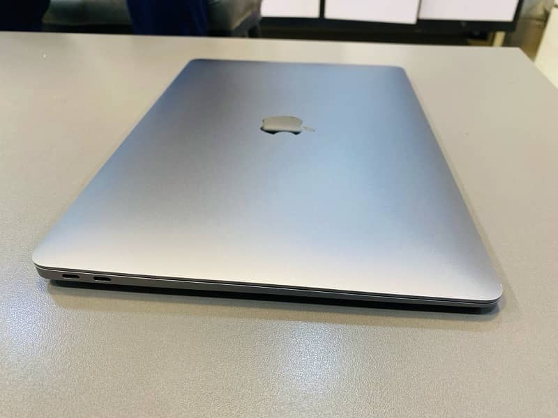 MacBook Air M1-2020 8/256 2