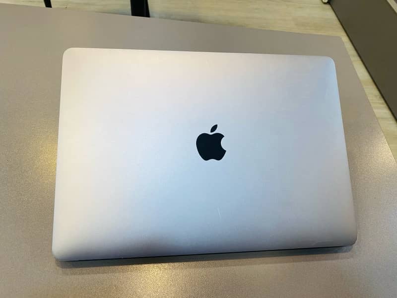 13” MacBook Air 2020 i5/16/512 3