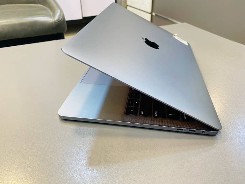 CTO MacBook Pro 13” Touchbar 2018 i7/16/1TB 3