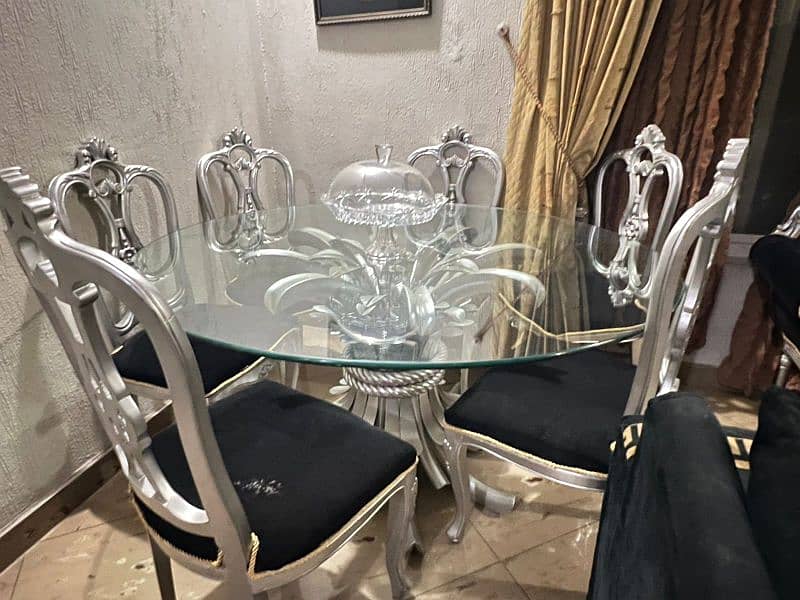 slightly used dining for sale at resonable price. 2