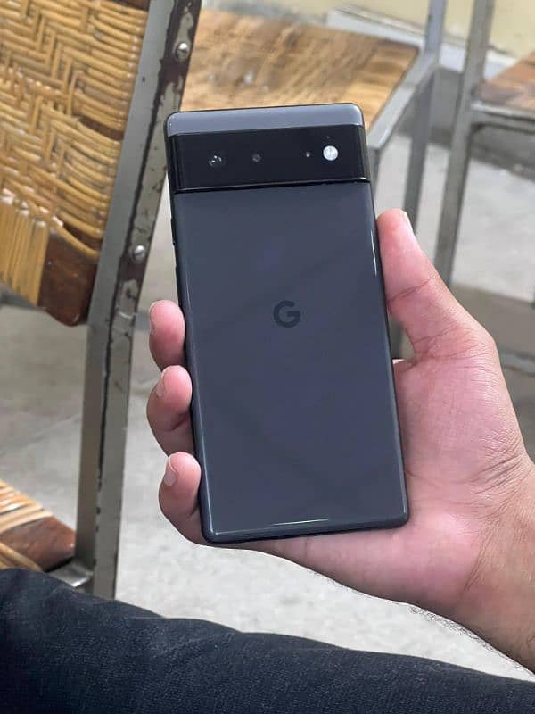 Google Pixel 6 8GB 128GB Non-PTA 9.5/10 with Charger and Case 1