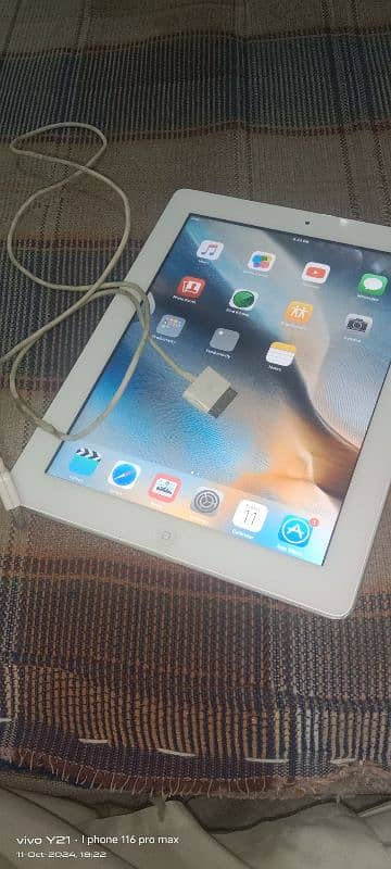 iPad 2 Tiktok working iOS  16 GB Normal condition for graphic design 6