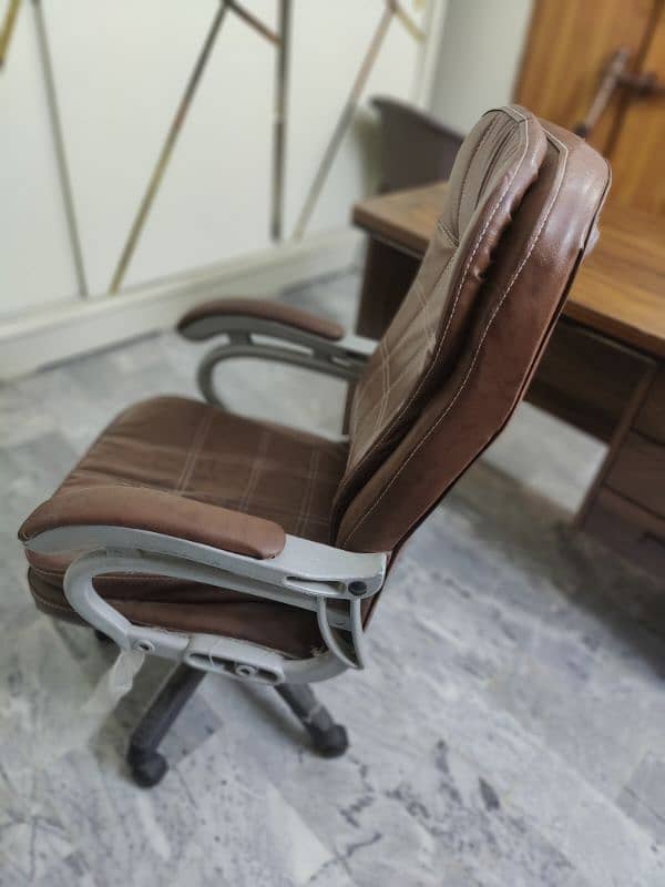 Office counter table and chair 2