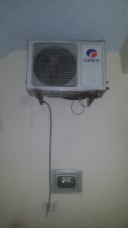 Gree split ac in good condition 3