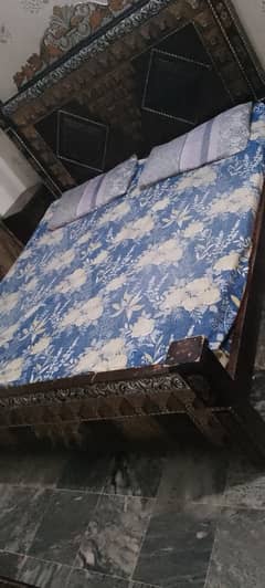 Bed,with dressing table for sale