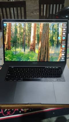 MacBook Pro Core i9 15" inch