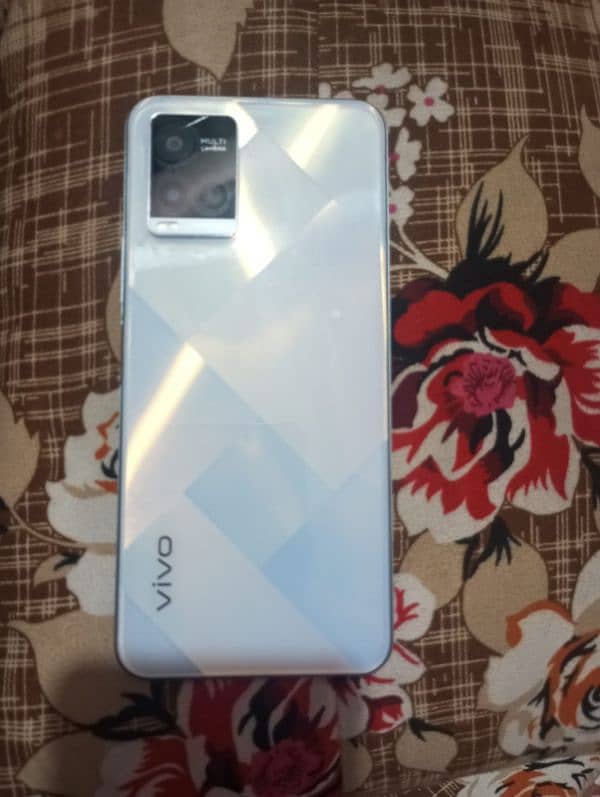 vivo y 21 4 bg 64 gb screach les good contion god bwtry timing 1