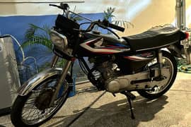 Honda 125 black colour